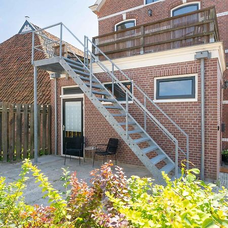 Sfeervol Verblijf In Oude Gemeentehuis Eenrum. מראה חיצוני תמונה